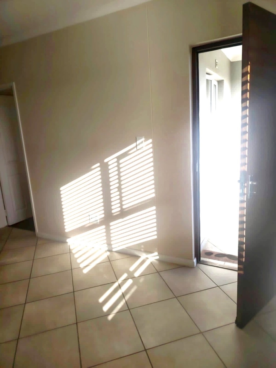 To Let 2 Bedroom Property for Rent in Buh Rein Estate Western Cape